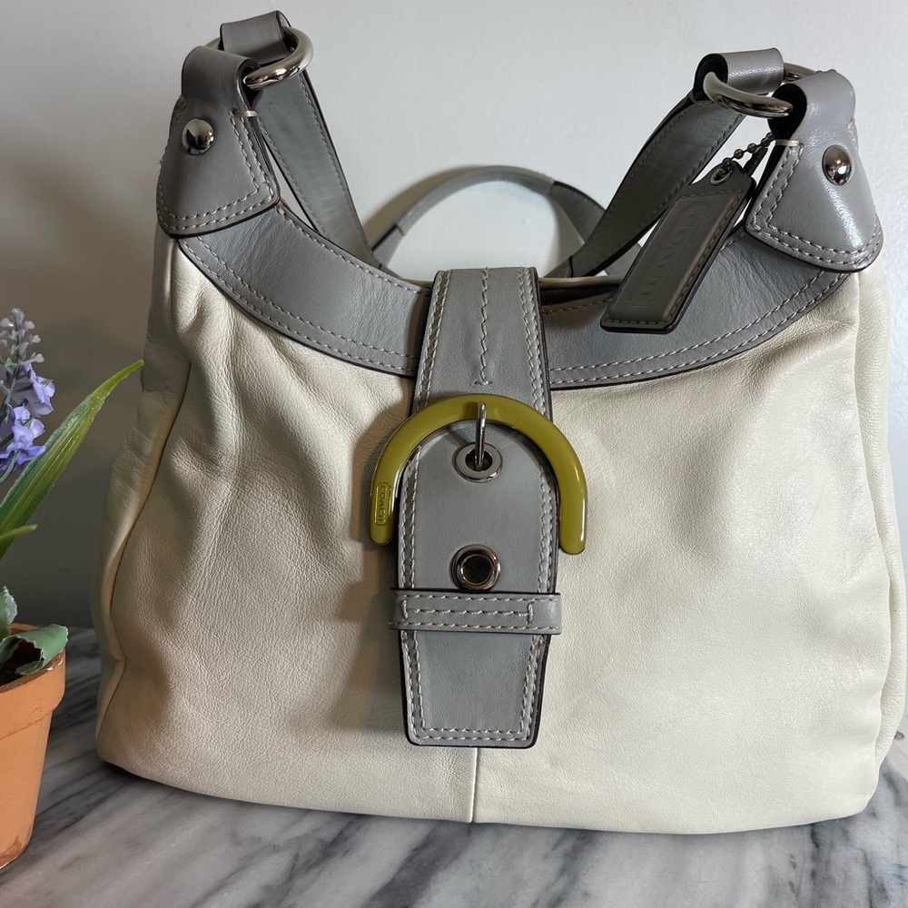 Coach White And Gray Soho  Lynn Hobo, Leather Shoulder Bag EUC with COA